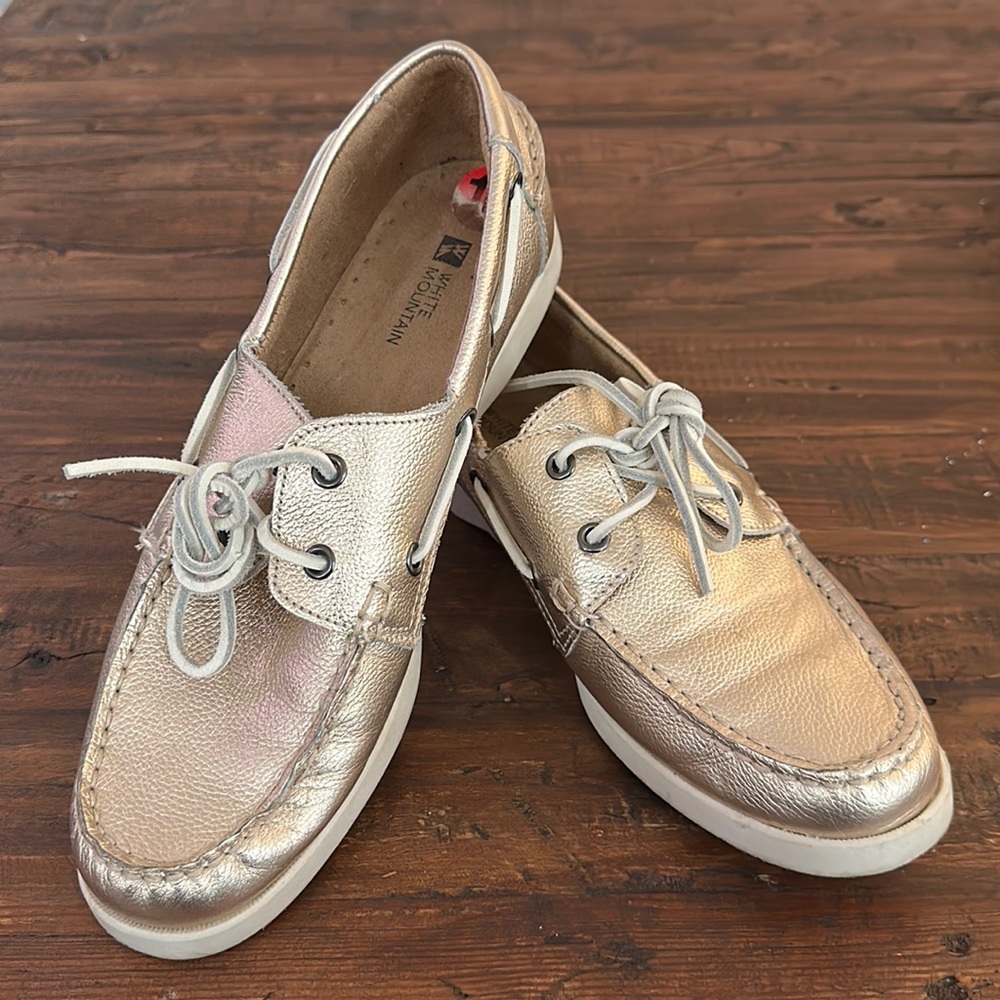 Size 10 Gold metallic boat shoes